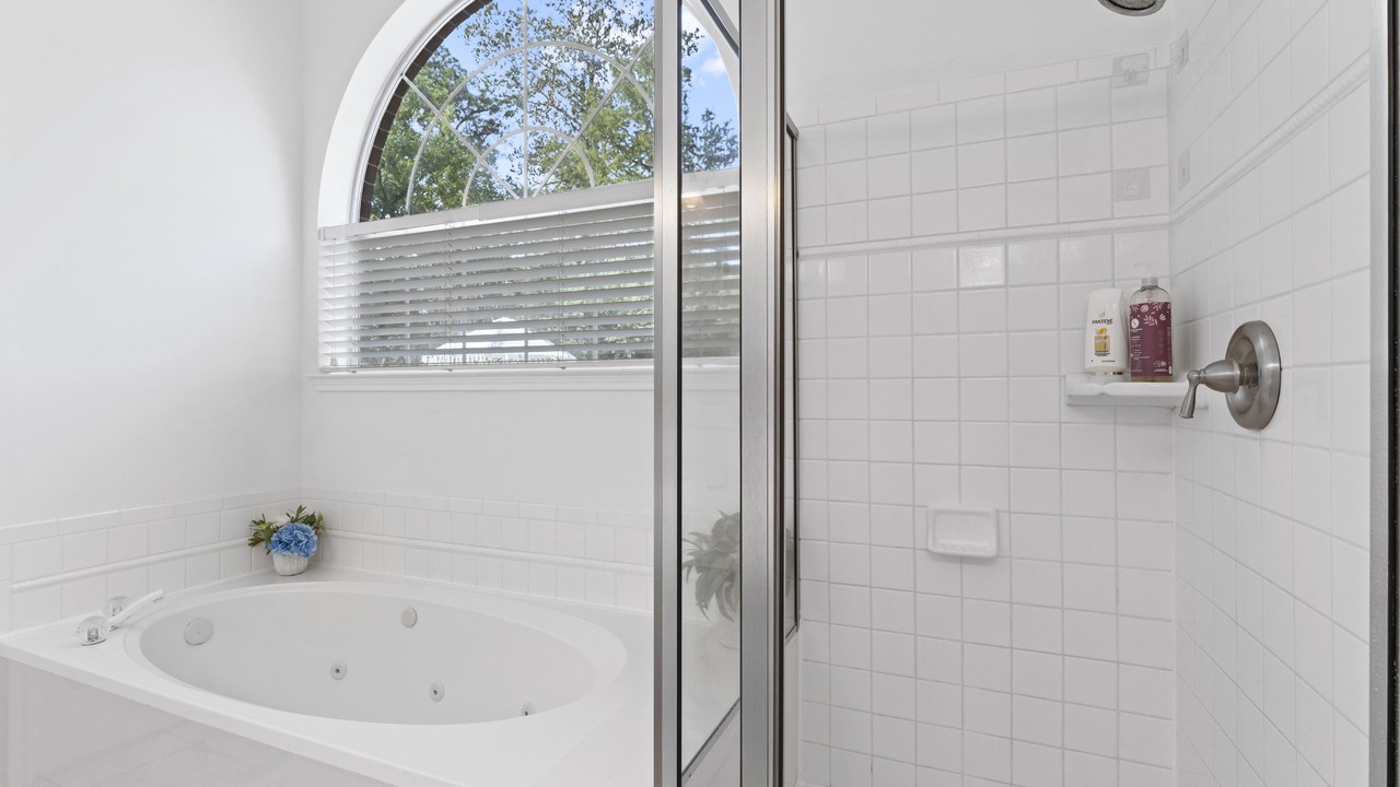 Photo of Bathroom in Alden Bridge