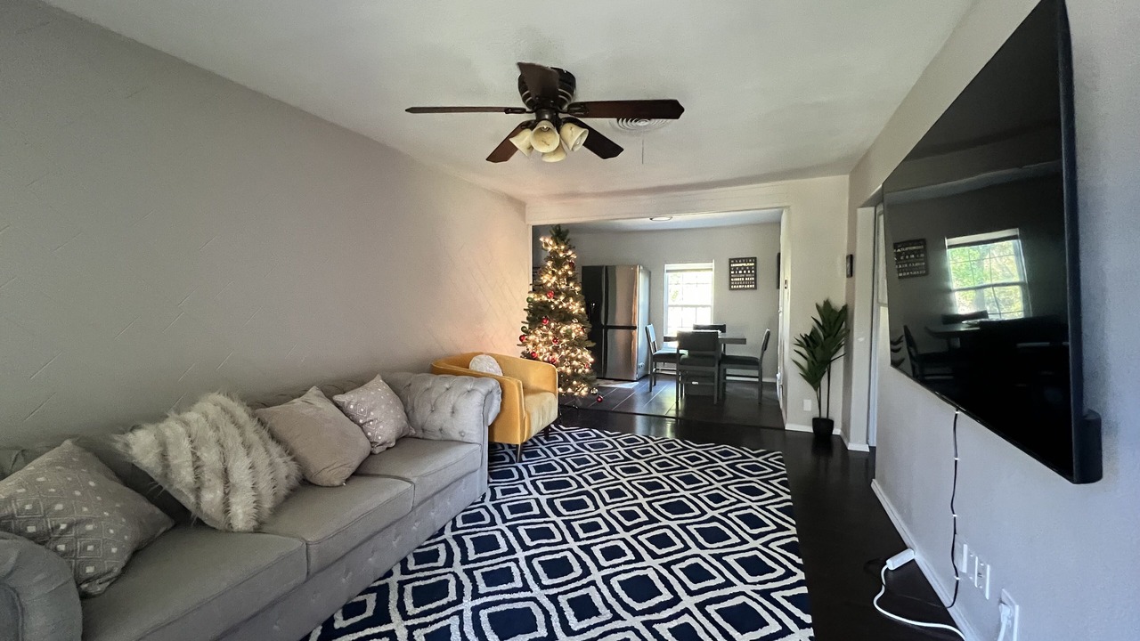 Photo of Livingroom in North Richland Hills