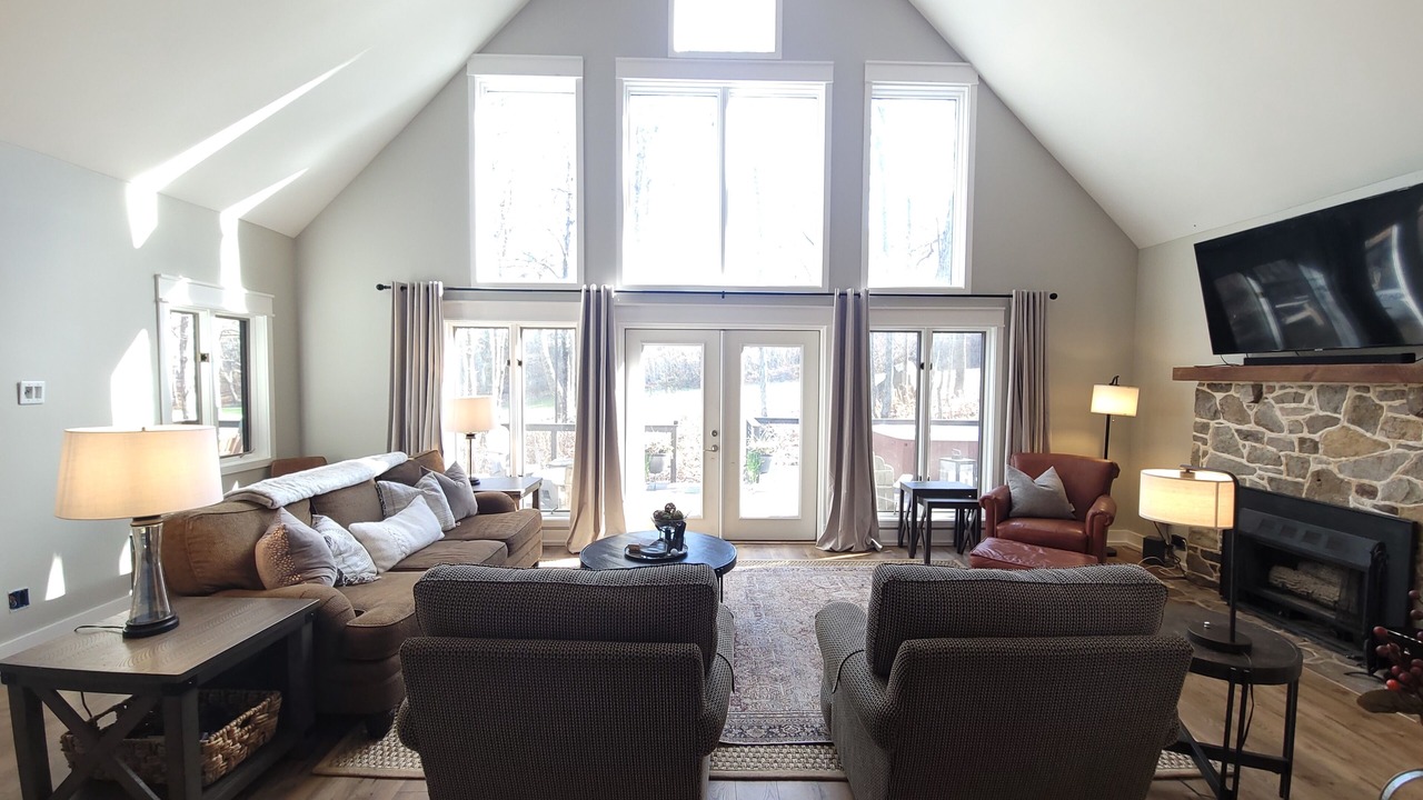 Photo of Livingroom in Nellysford