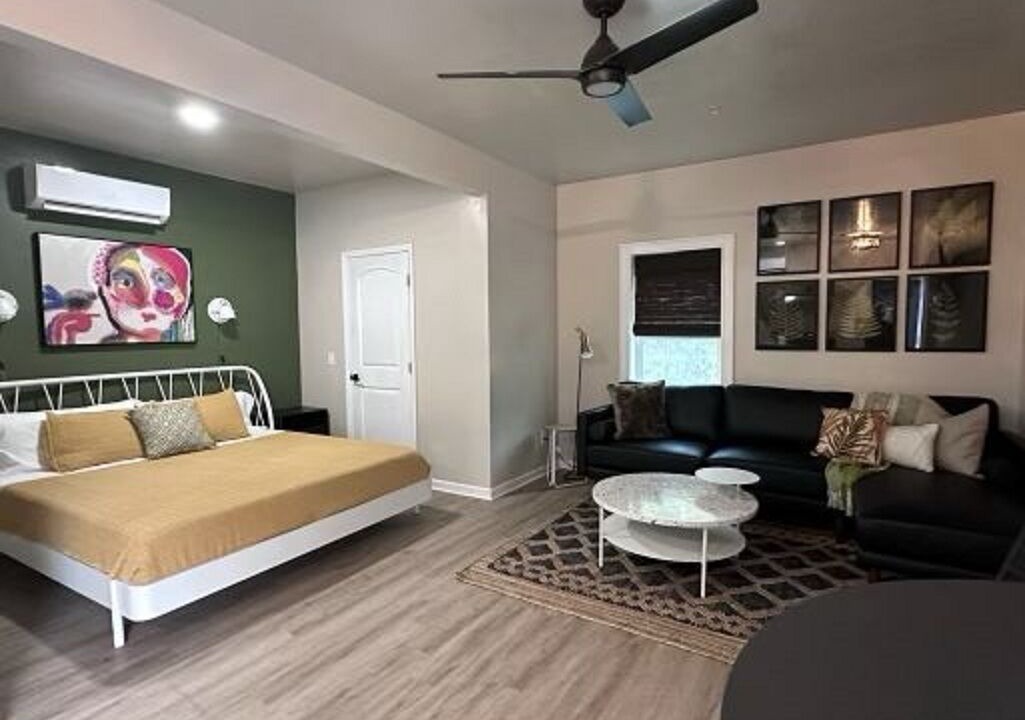 Photo of Livingroom in Thunderbolt