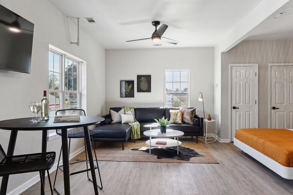 Photo of Livingroom in Thunderbolt