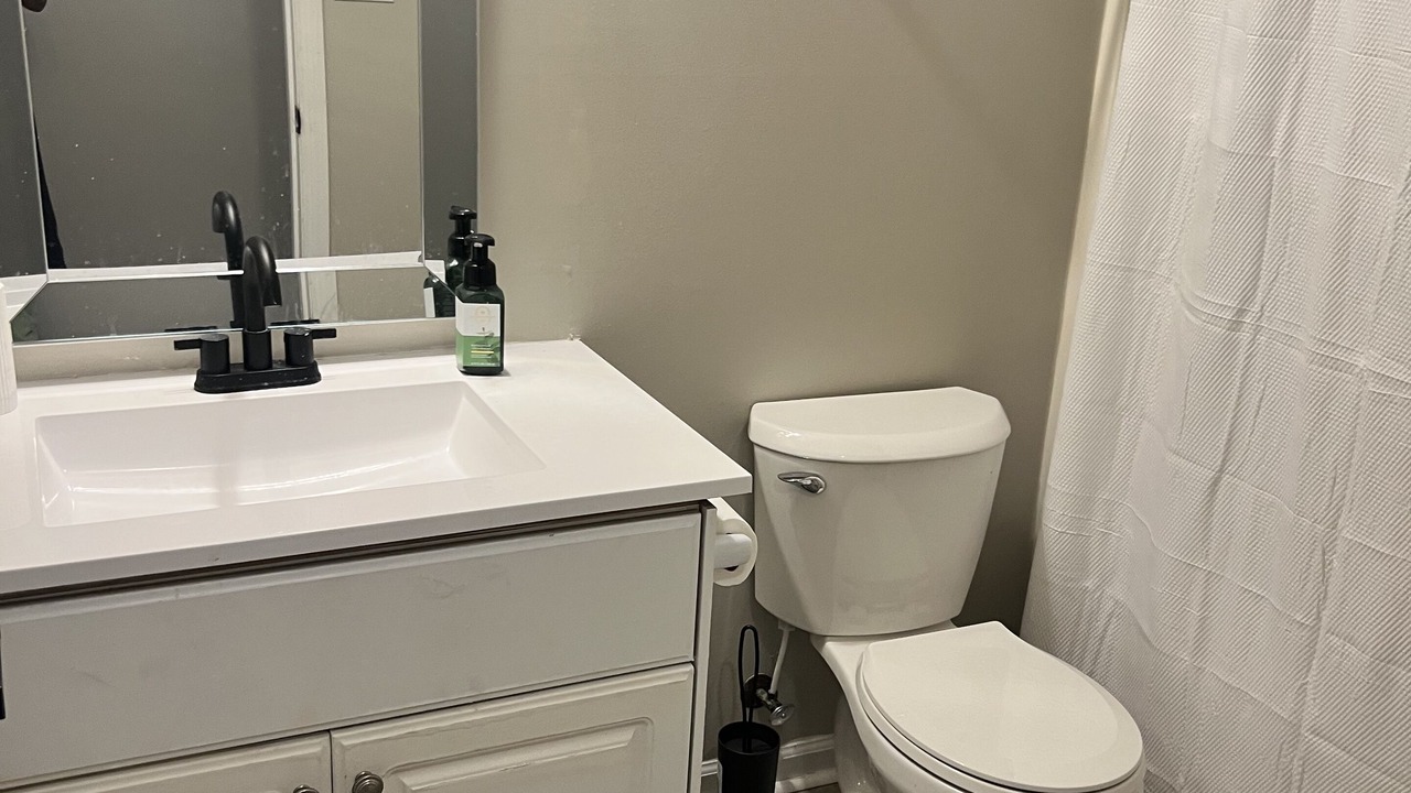 Photo of Bathroom in Peach Orchard