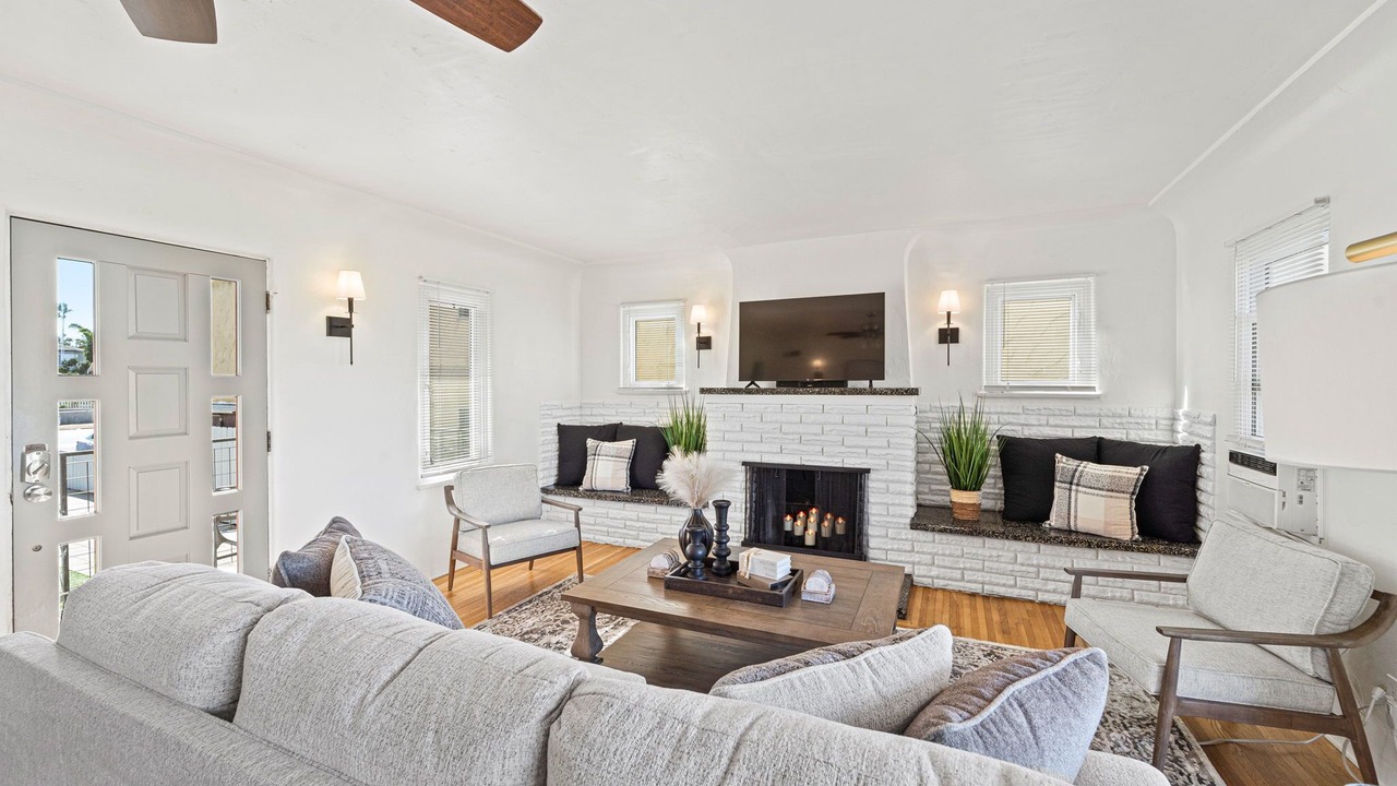 Photo of Livingroom in Ocean Beach
