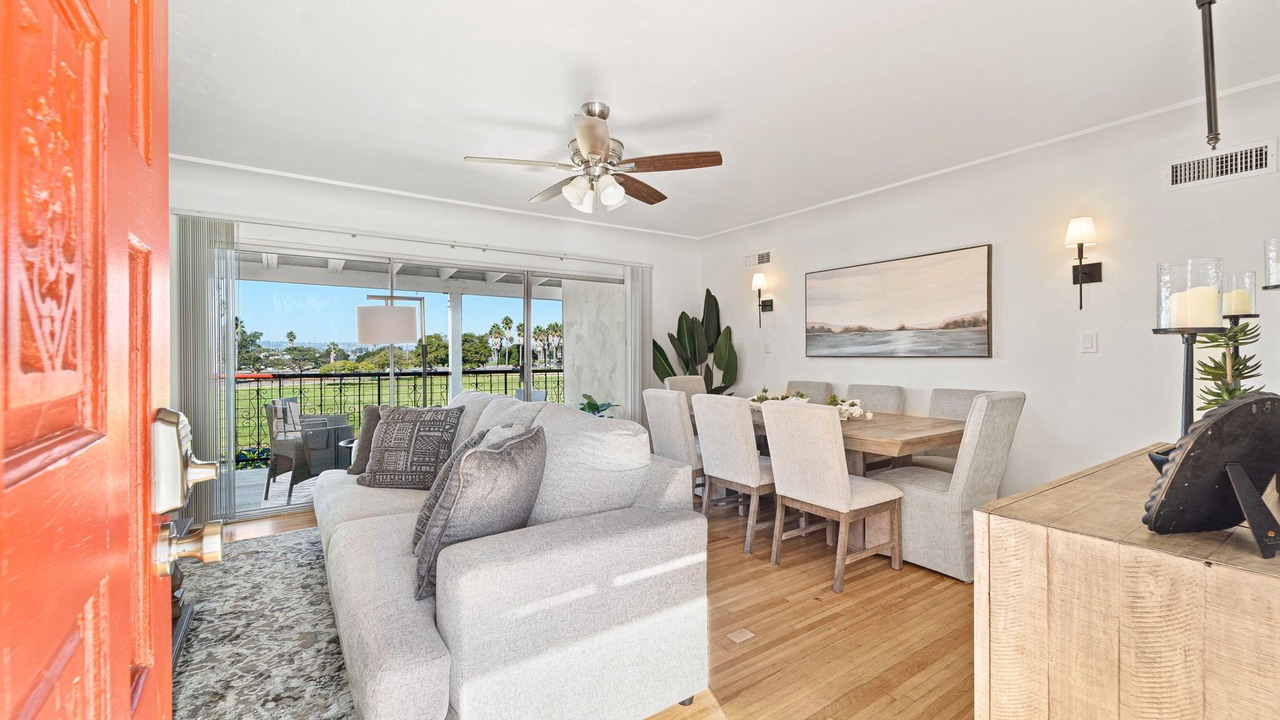 Photo of Livingroom in Ocean Beach