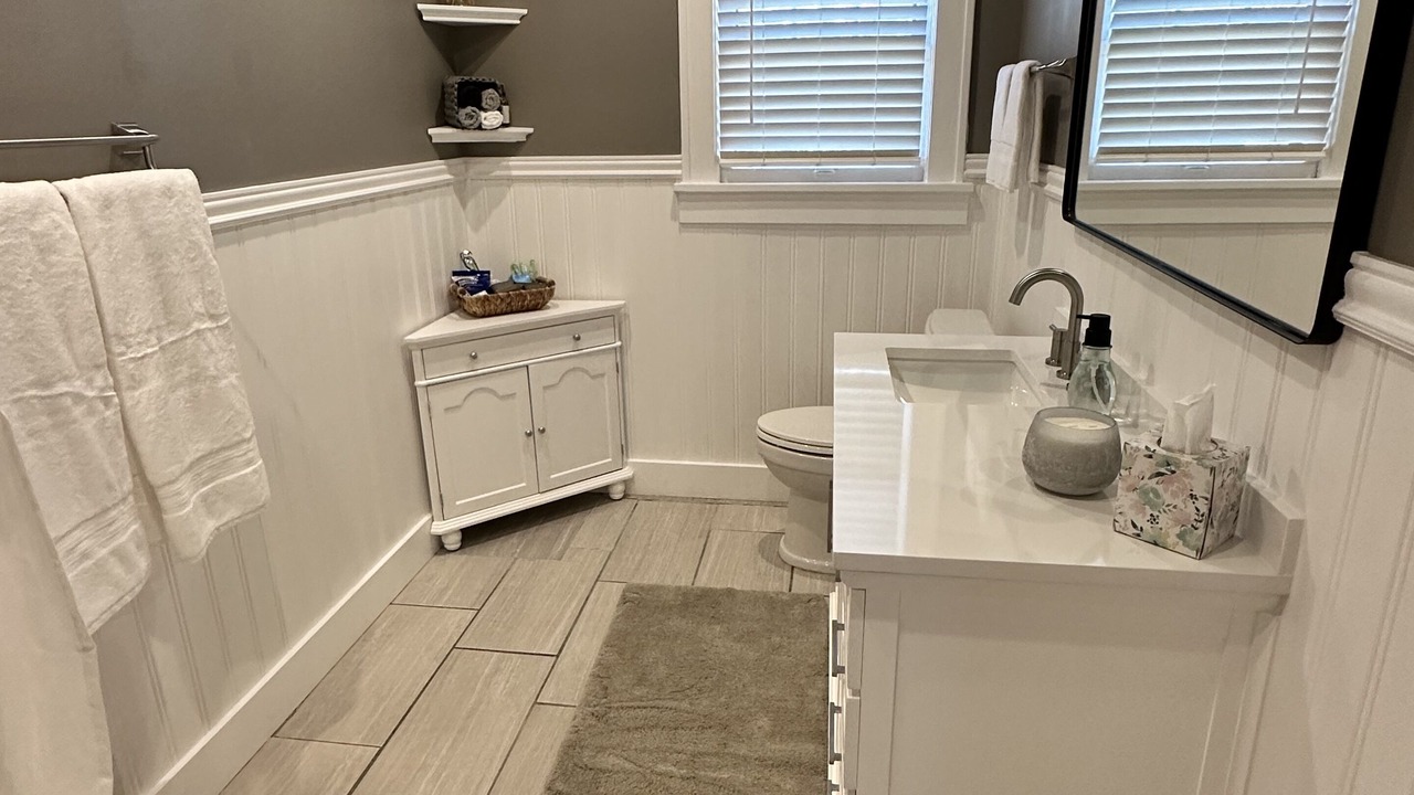 Photo of Bathroom in Cherry Street