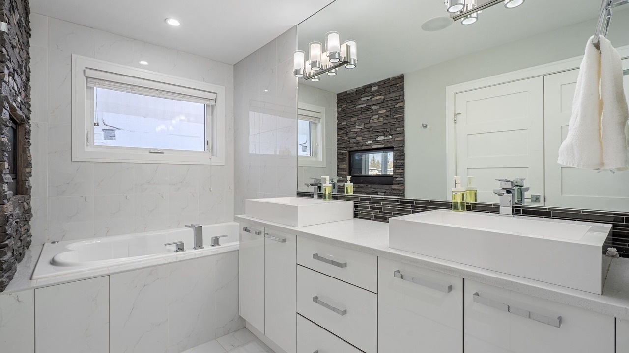 Photo of Bathroom in Parkhill-Stanley Park