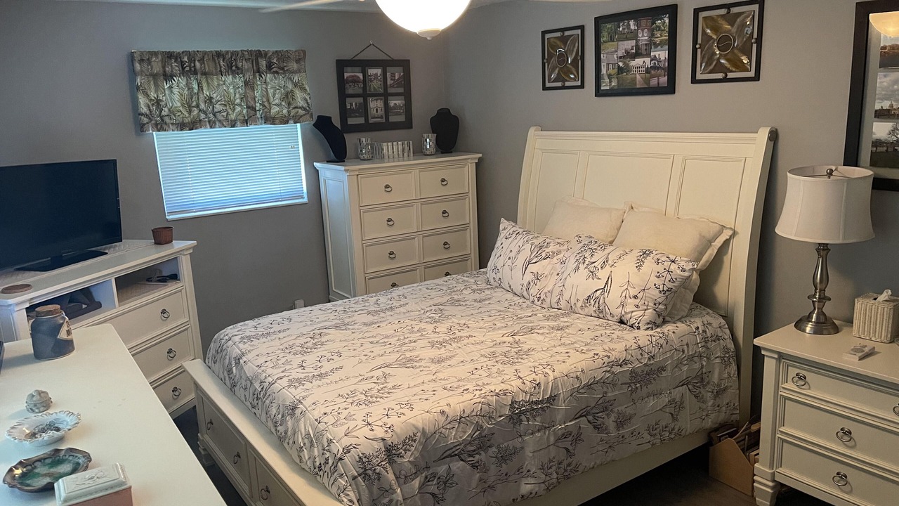 Photo of Bedroom in North Andrews Gardens