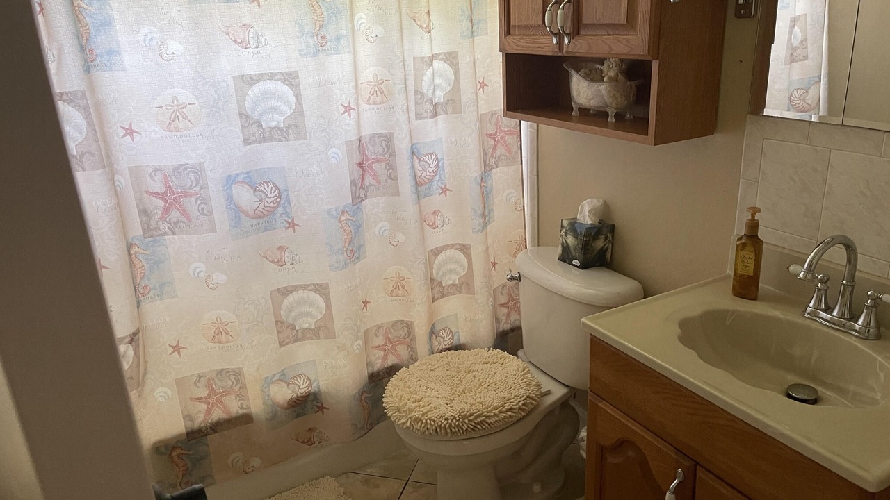 Photo of Bathroom in North Andrews Gardens