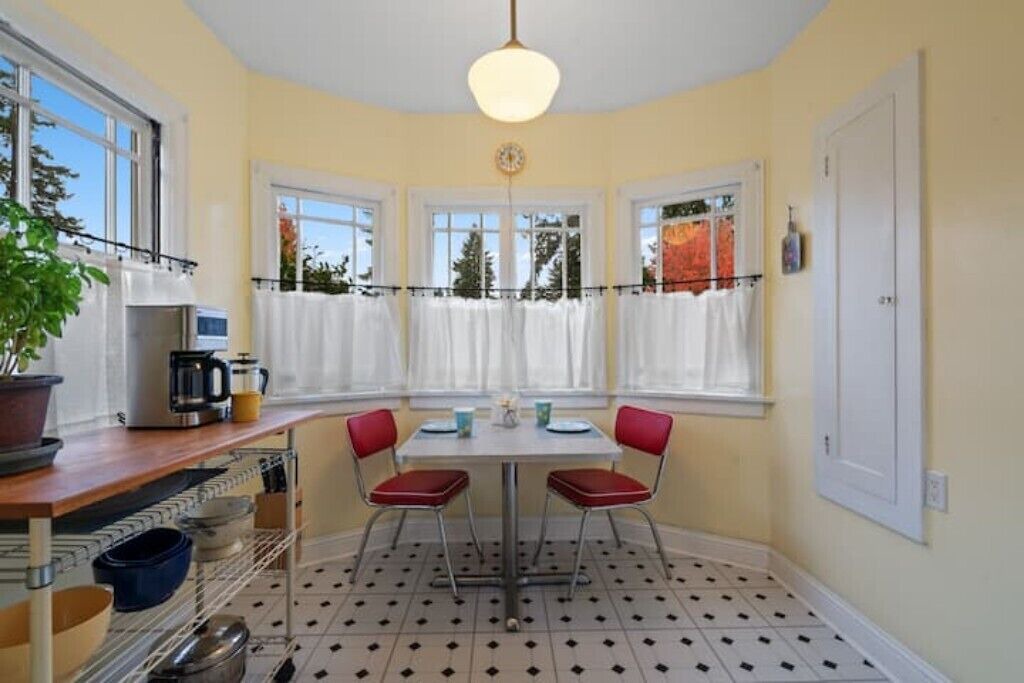 Photo of Others in Lincoln