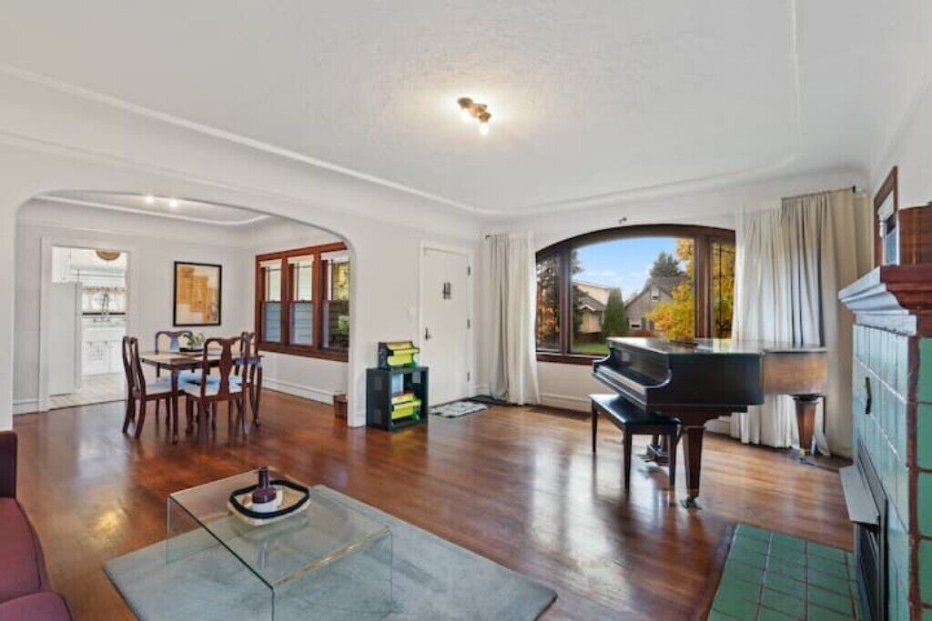 Photo of Others in Lincoln