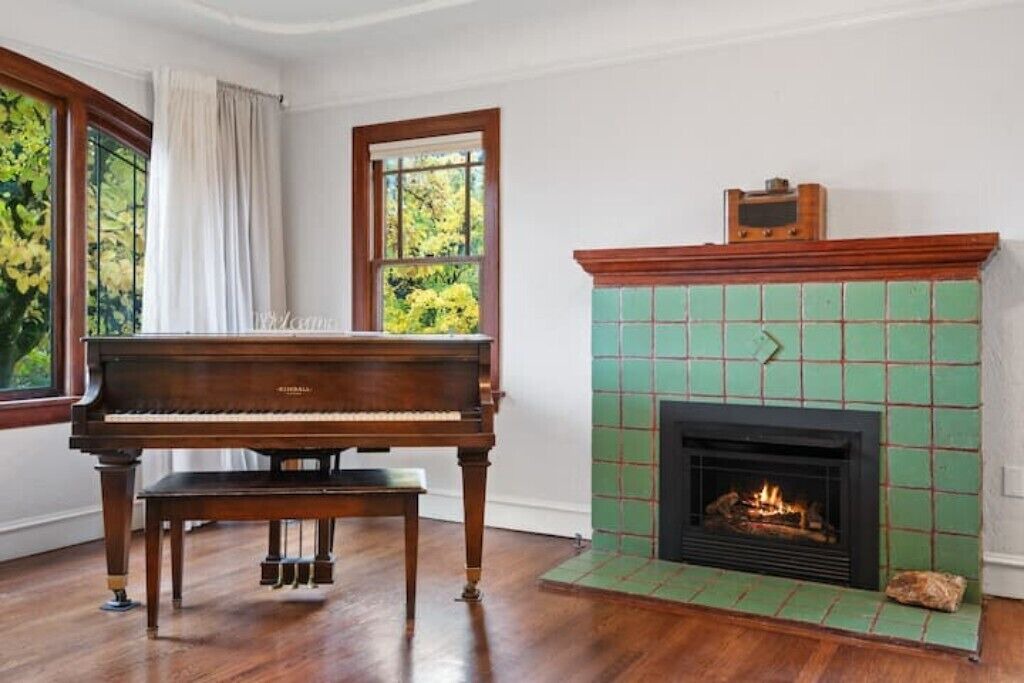 Photo of Others in Lincoln