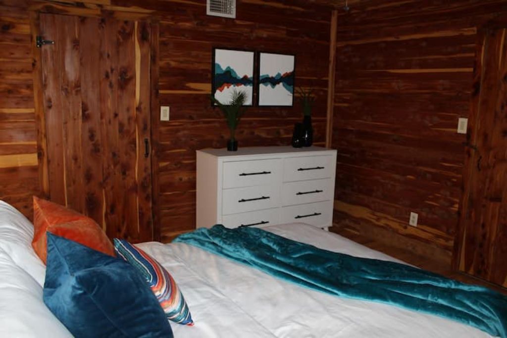 Photo of Bedroom in Russellville