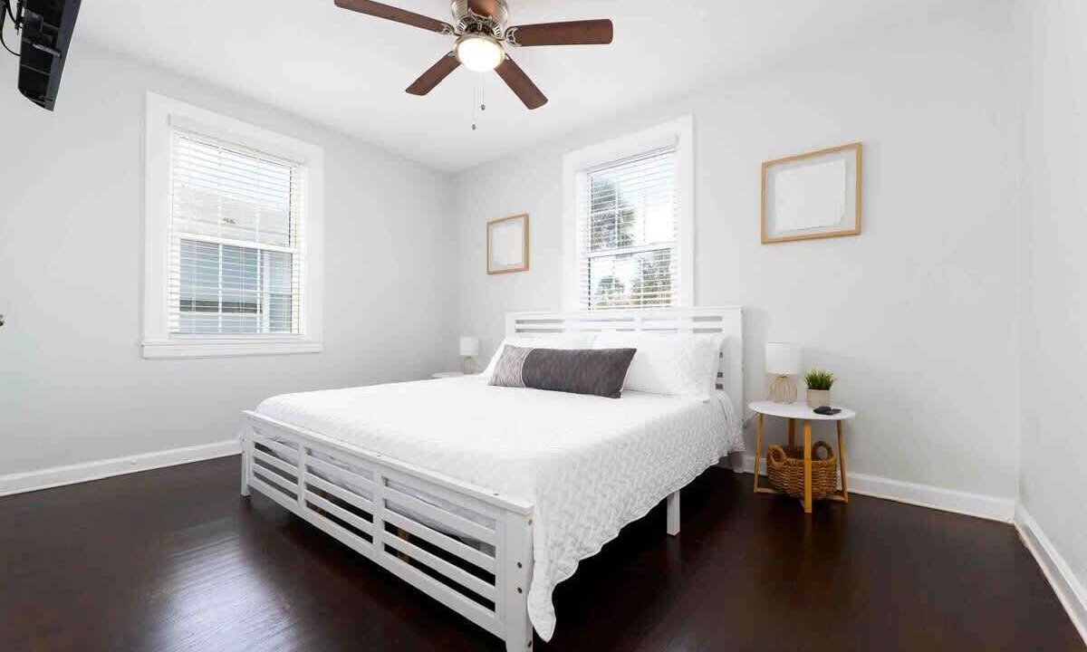 Photo of Bedroom in Neptune Beach