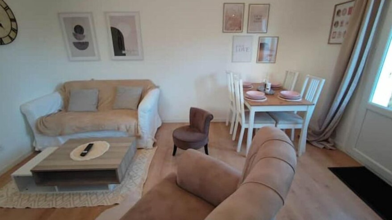 Photo of Livingroom in Arry