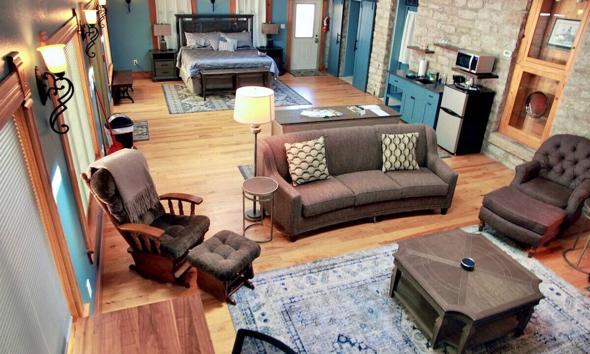 Photo of Bedroom in Eureka Springs Historic District
