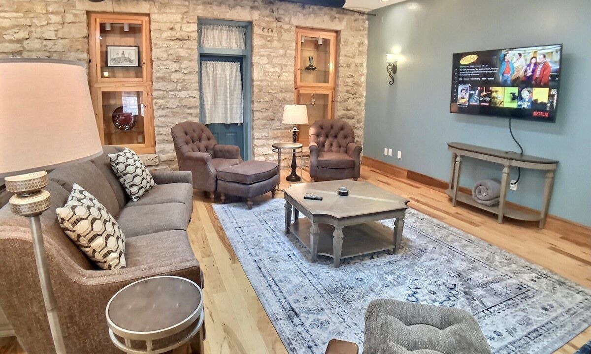 Photo of Livingroom in Eureka Springs Historic District