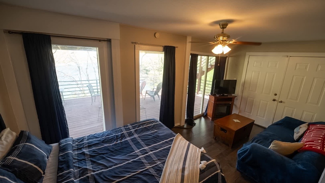Photo of Bedroom in Sylvan Shores