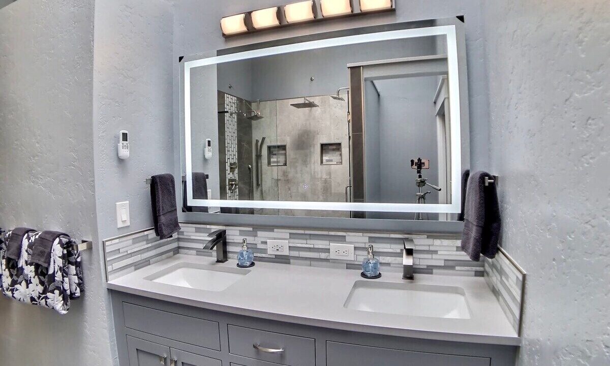 Photo of Bathroom in Eureka Springs Historic District