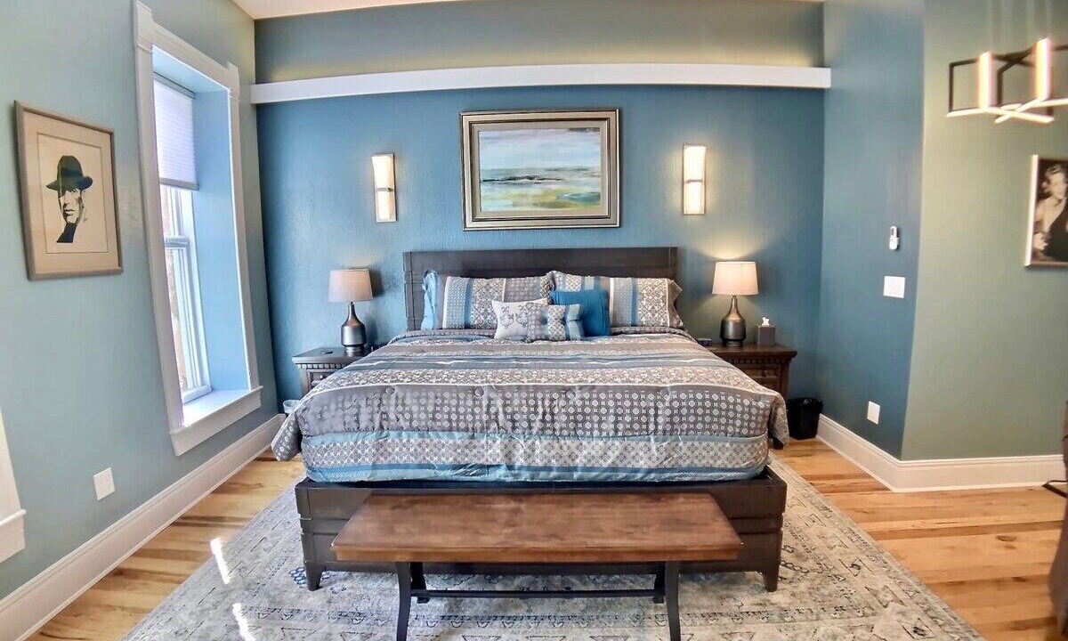 Photo of Bedroom in Eureka Springs Historic District