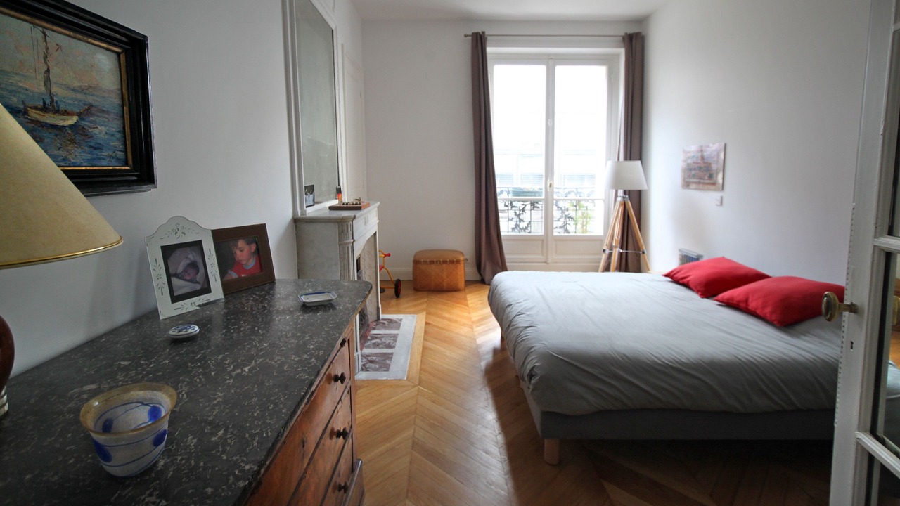 Photo of Bedroom in Val-de-Grace