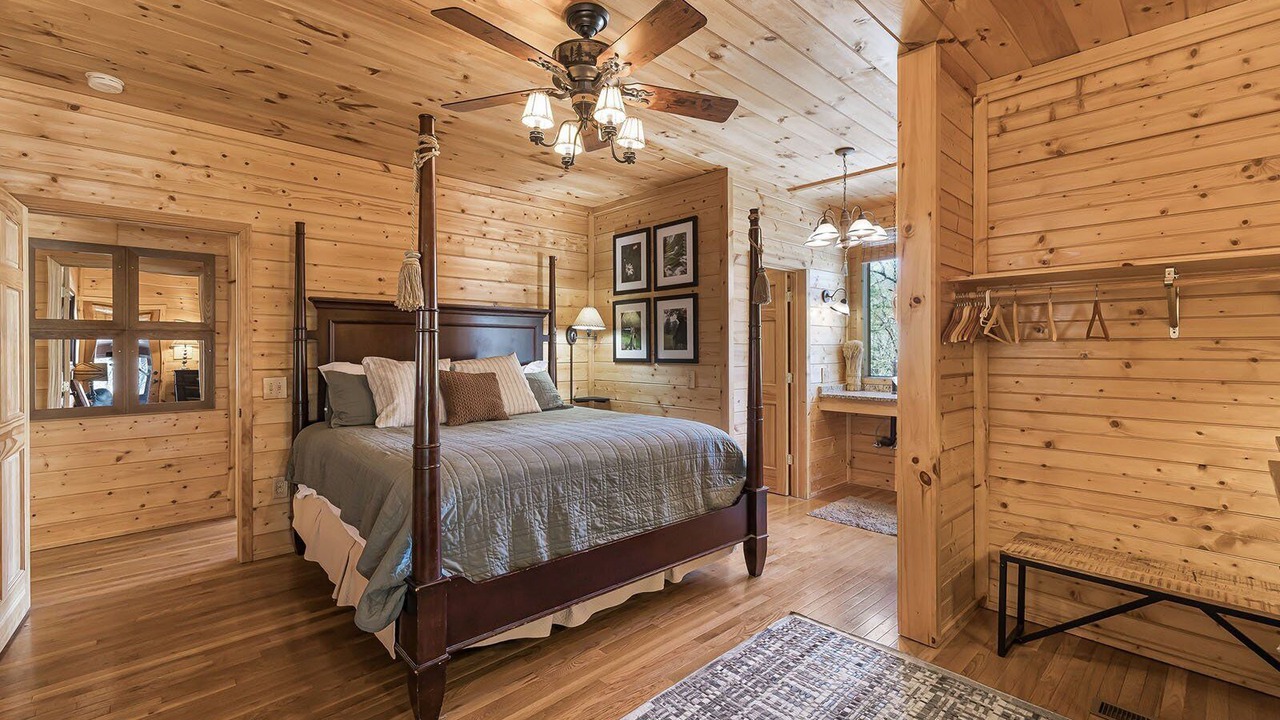 Photo of Bedroom in Bryson City