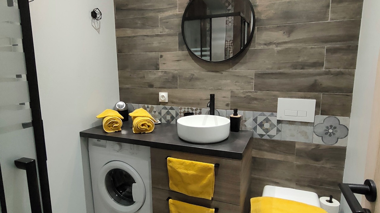 Photo of Bathroom in Chinon