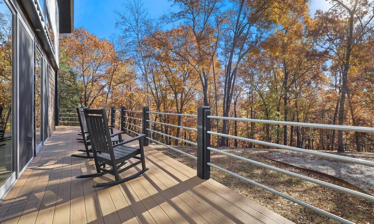 Photo of Patio Balcony in Sylvan Shores