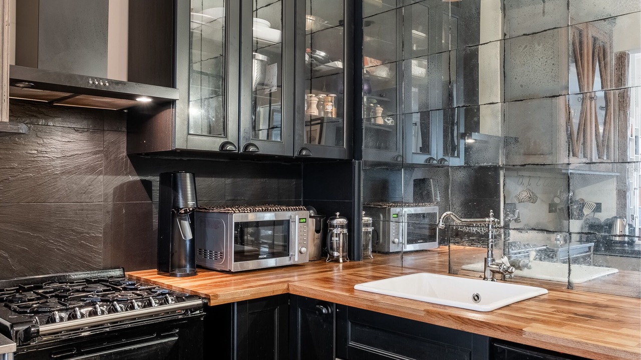 Photo of Kitchen in Villa Montmorency