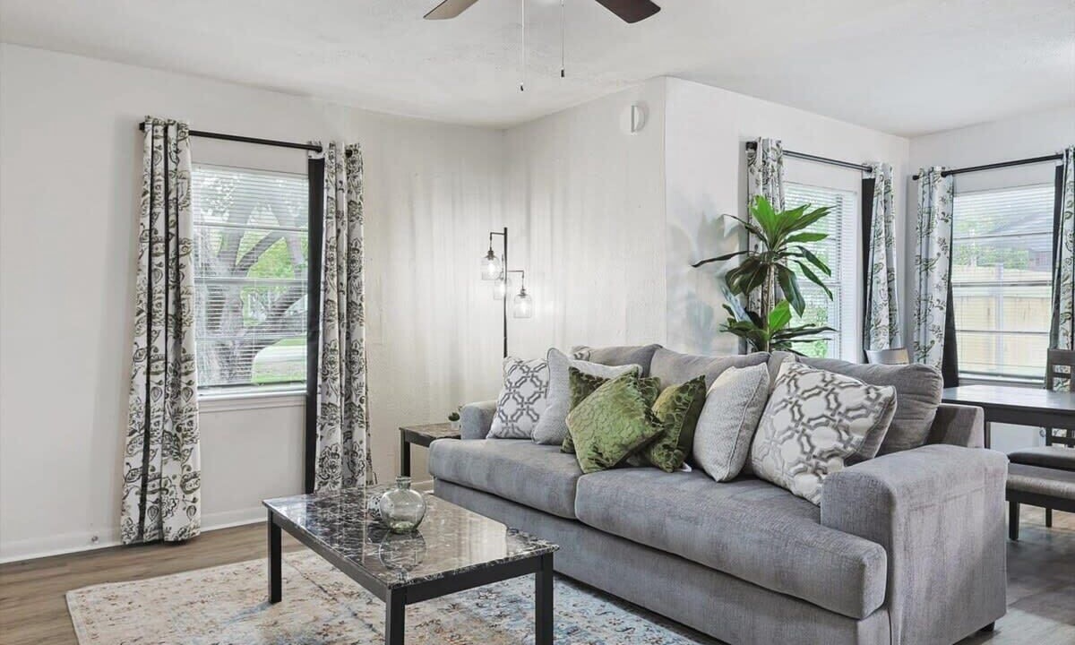 Photo of Livingroom in Azle