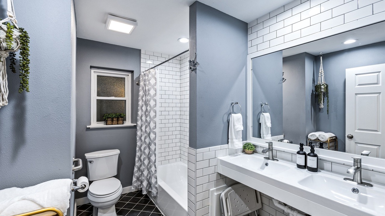 Photo of Bathroom in Willow Meadows/Willowbend Area
