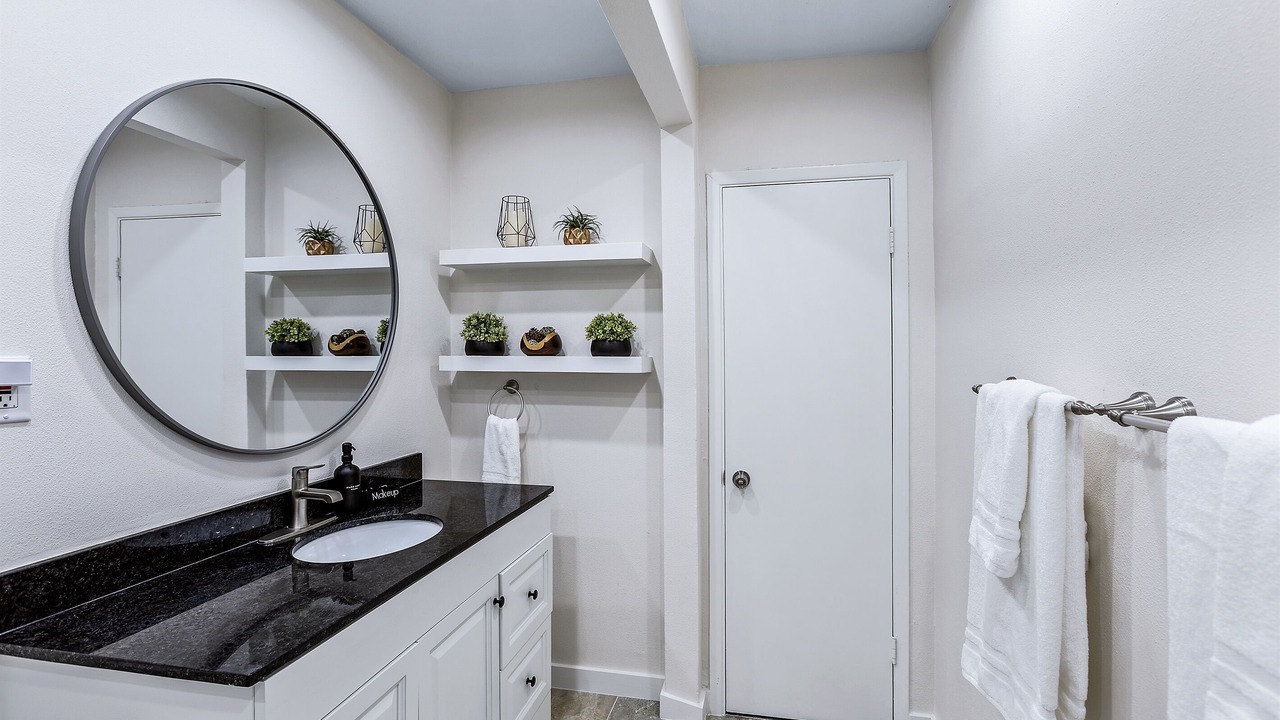 Photo of Bathroom in Willow Meadows/Willowbend Area