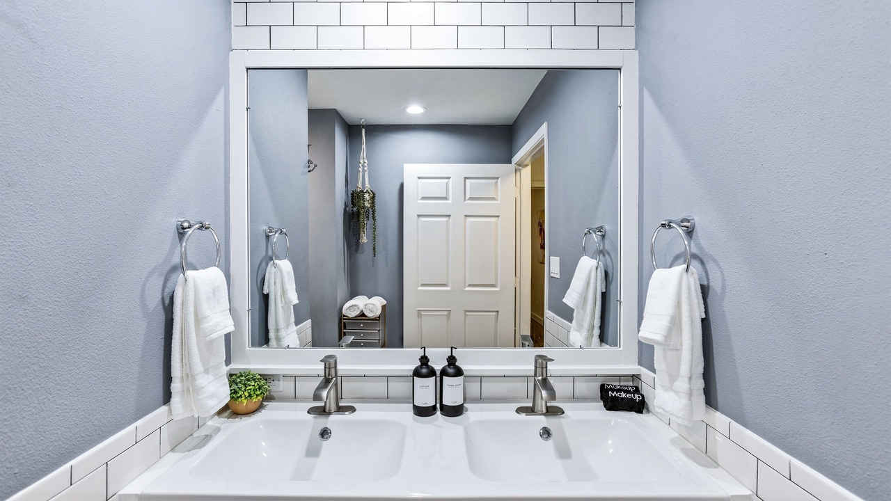 Photo of Bathroom in Willow Meadows/Willowbend Area