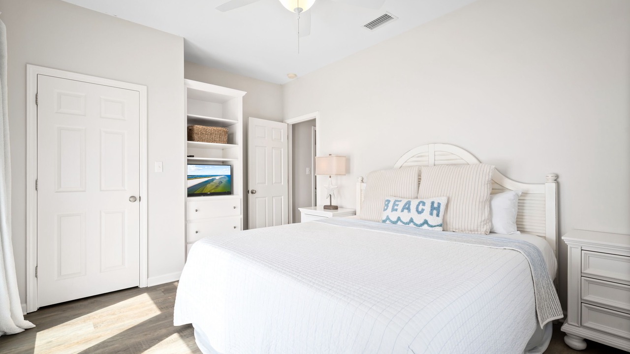 Photo of Bedroom in Dauphin Island