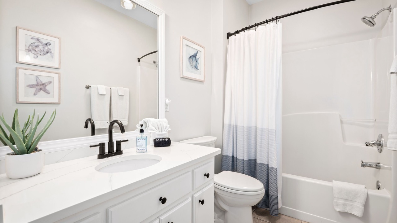 Photo of Bathroom in Dauphin Island
