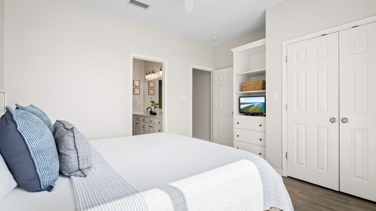 Photo of Bedroom in Dauphin Island
