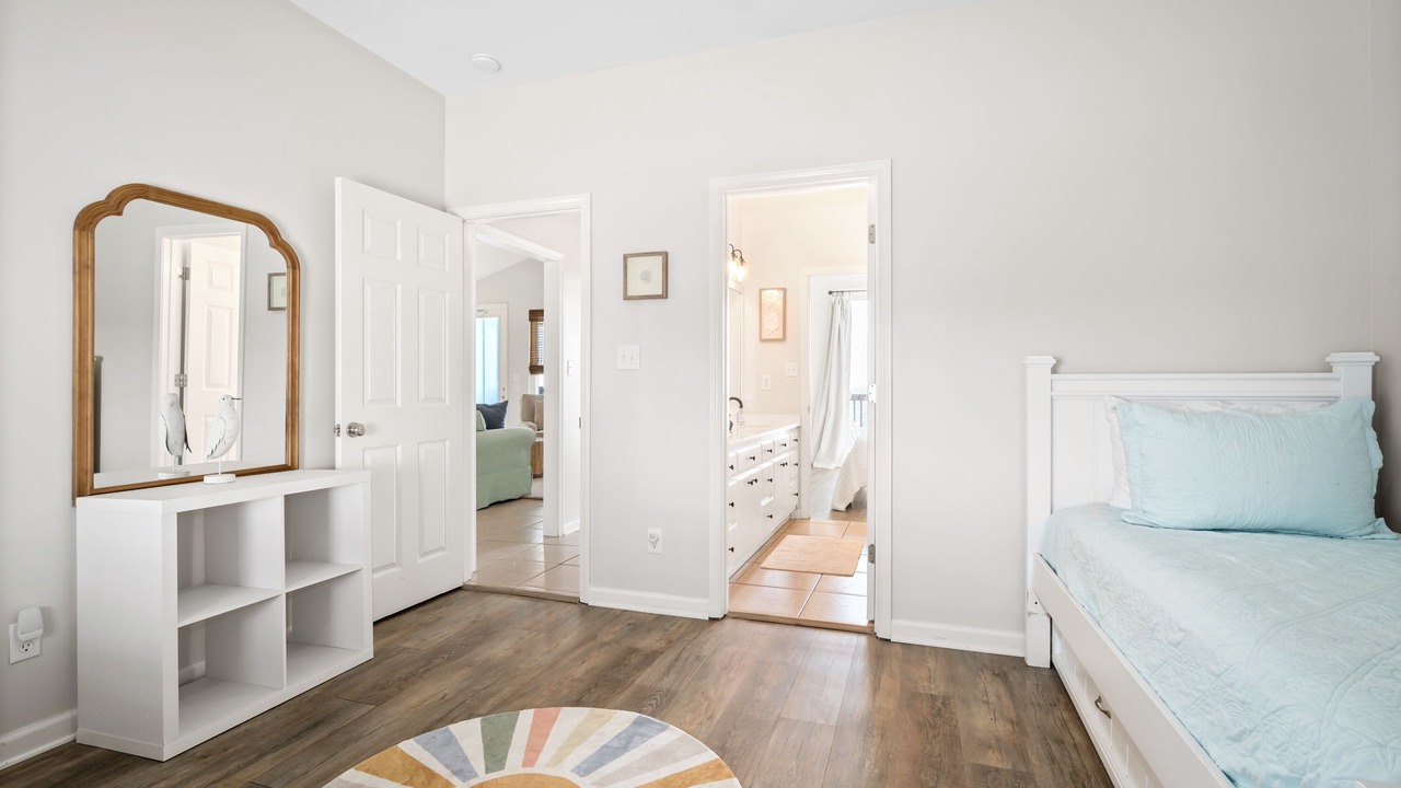 Photo of Bedroom in Dauphin Island