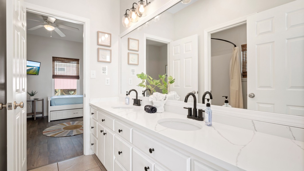 Photo of Bathroom in Dauphin Island