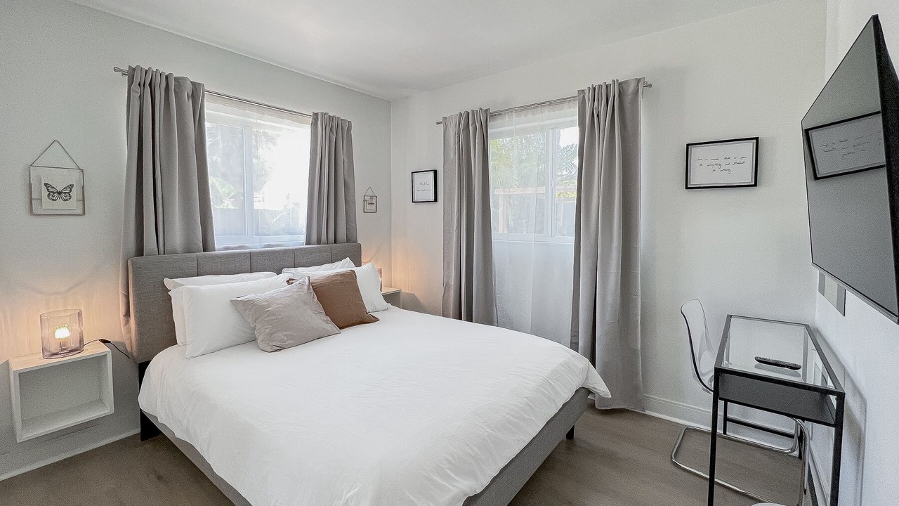Photo of Bedroom in Coral Heights