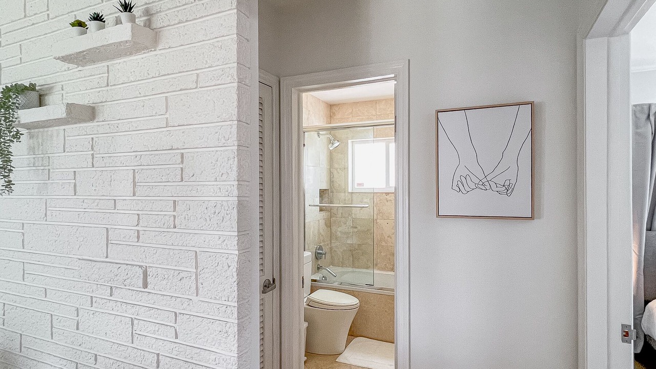 Photo of Bathroom in Coral Heights