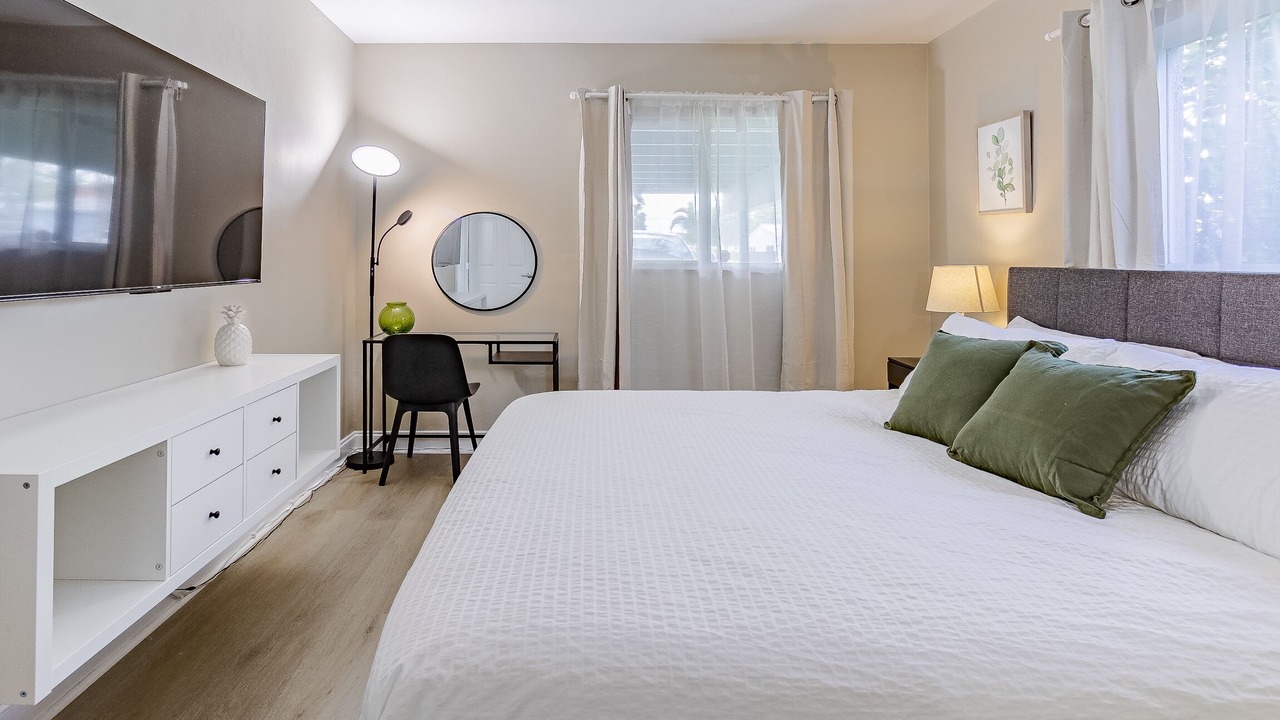 Photo of Bedroom in Coral Heights