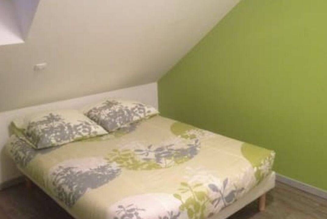 Photo of Bedroom in Yvre-le-Polin