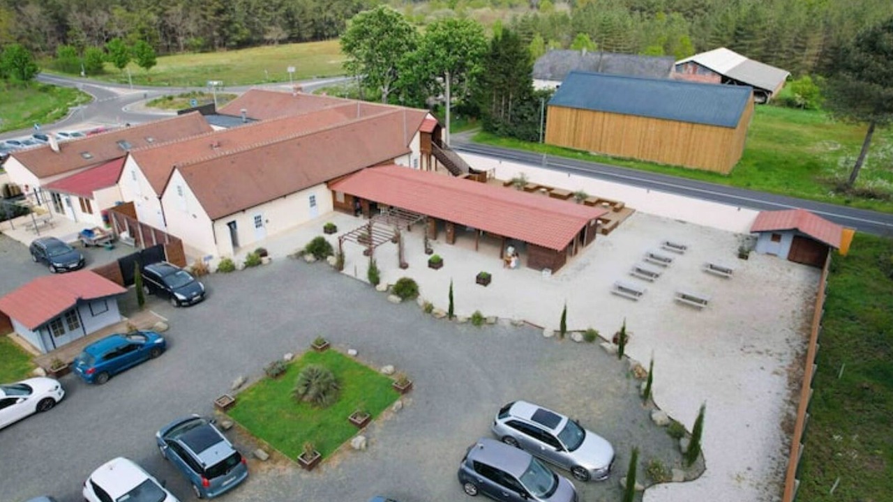 Photo of Outdoor in Yvre-le-Polin