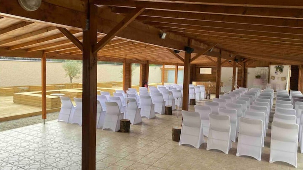 Photo of Outdoor in Yvre-le-Polin