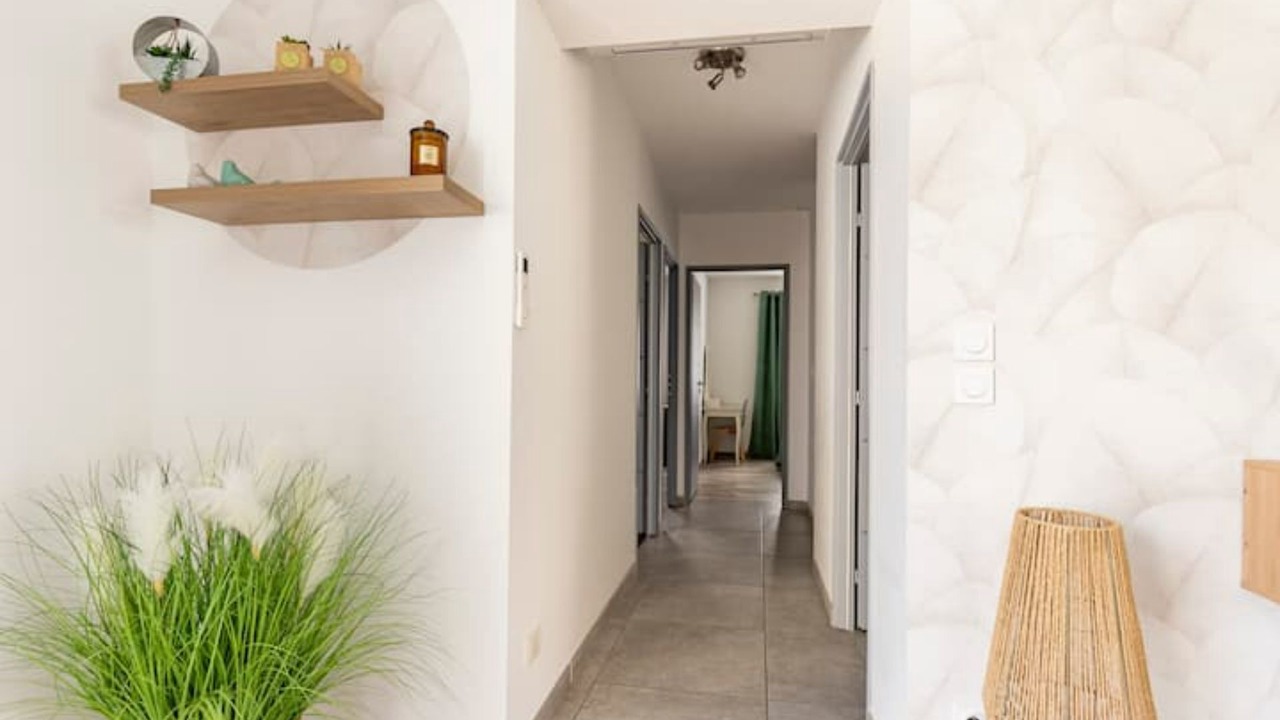 Photo of Others in Montans