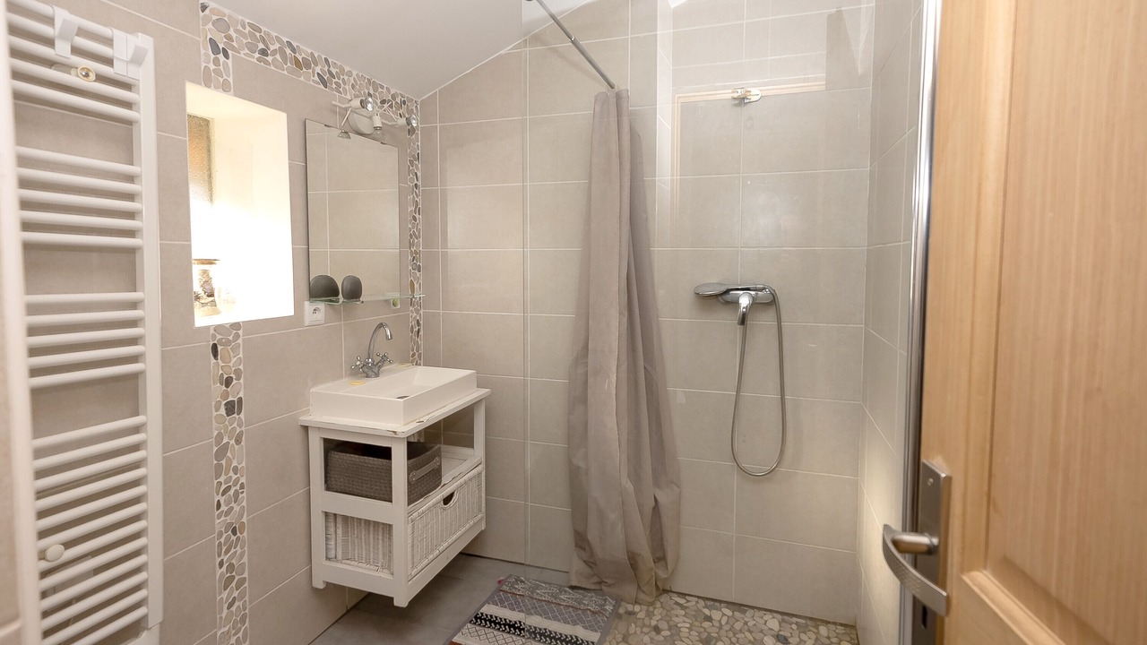 Photo of Bathroom in Saint-Jean-d'Avelanne