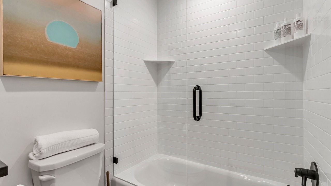 Photo of Bathroom in People's Freeway