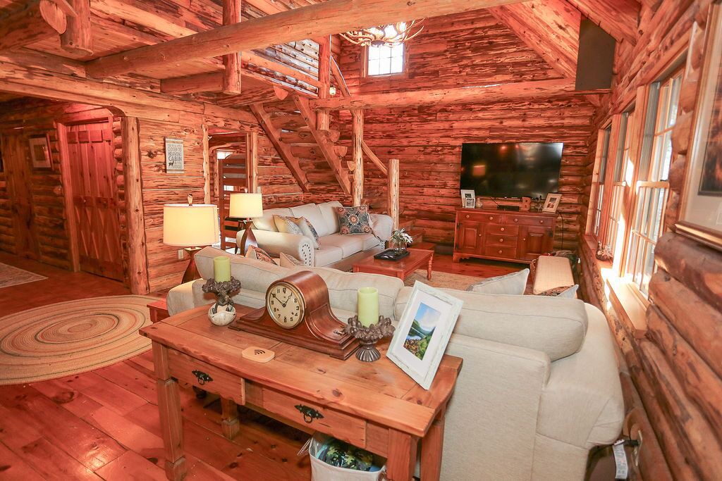 Photo of Livingroom in Northville