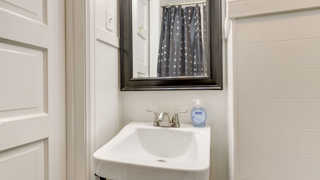 Photo of Bathroom in Front Park