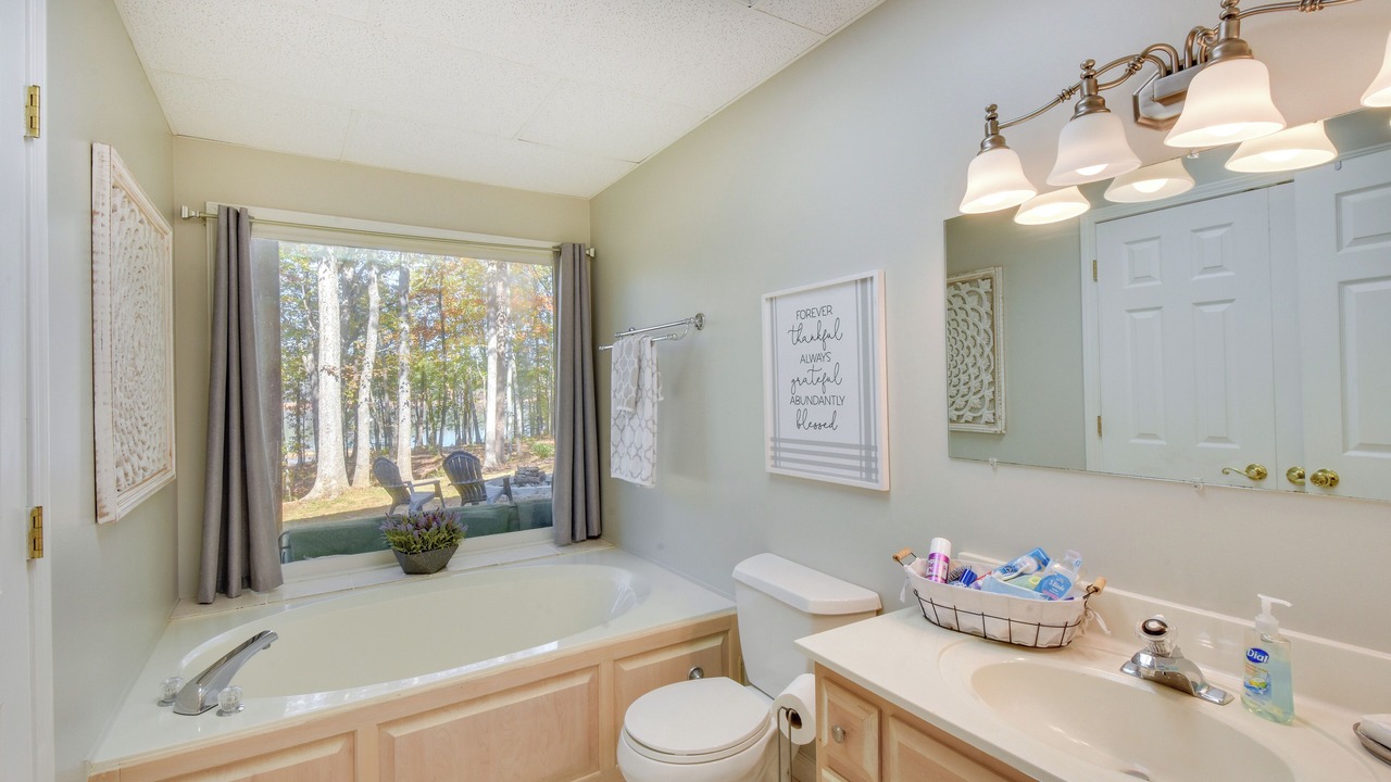 Photo of Bathroom in Martin