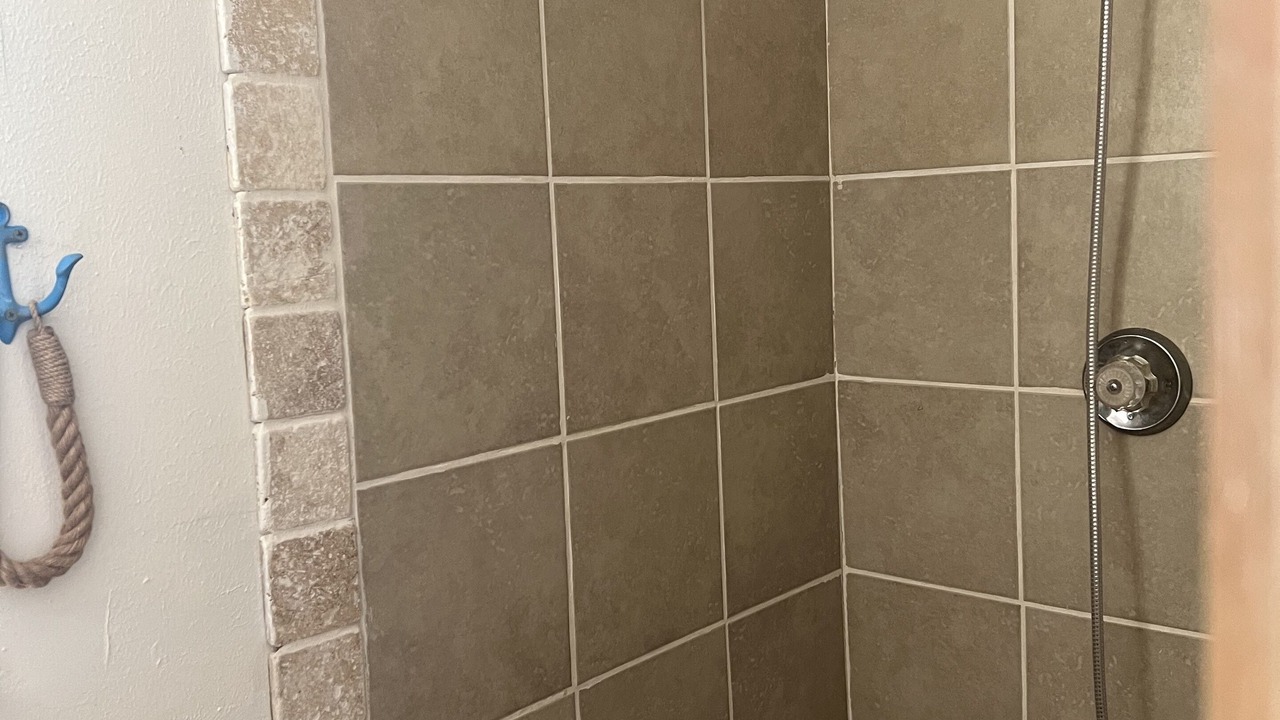 Photo of Bathroom in Hoyt